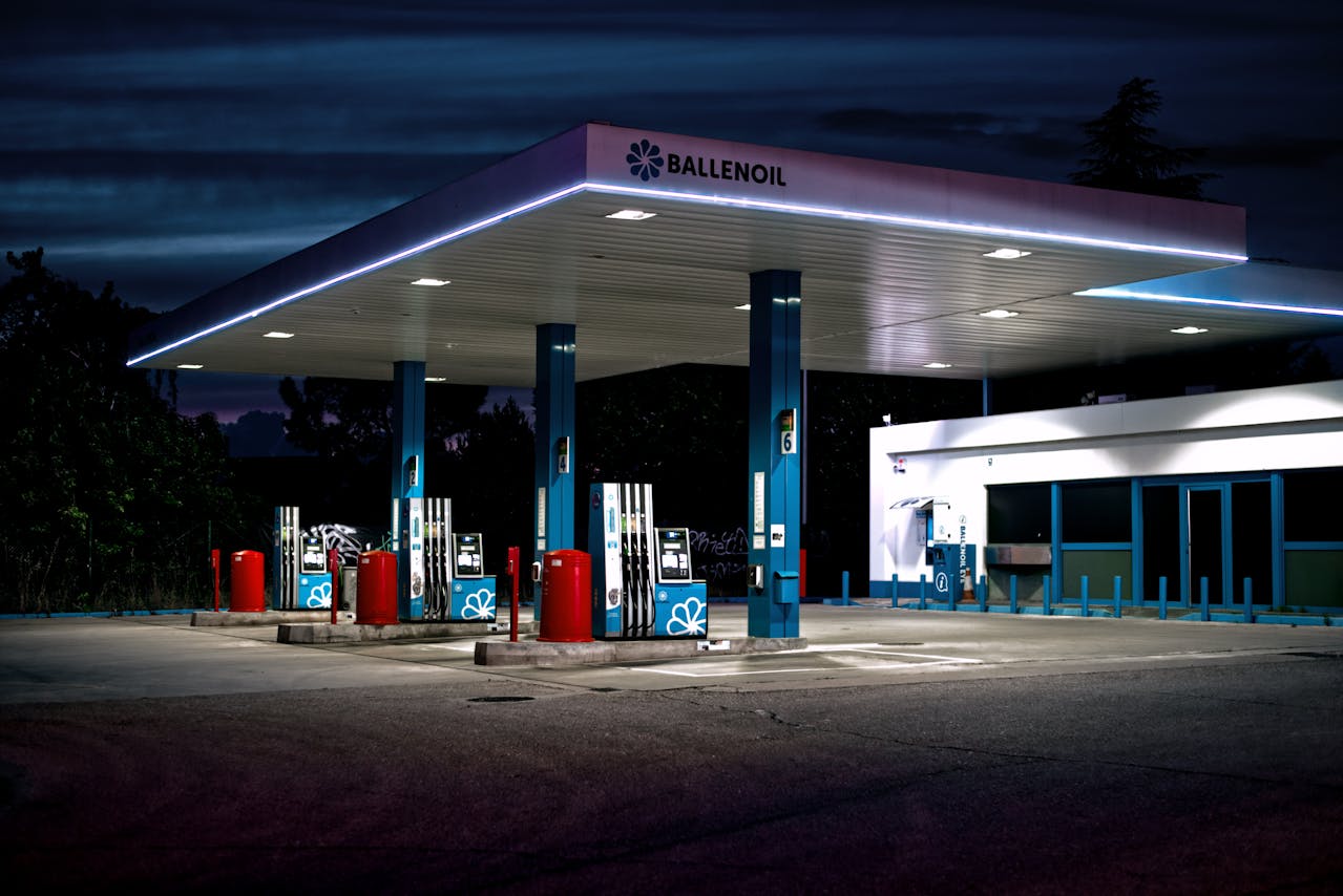 Ballenöl Spain More than a hundred motorists in the province of Valencia filled up with petrol mixed with water at a petrol station in Alaquàs