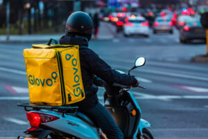 Glovo wins against Just Eat: Court confirms autonomy of delivery riders in Spain